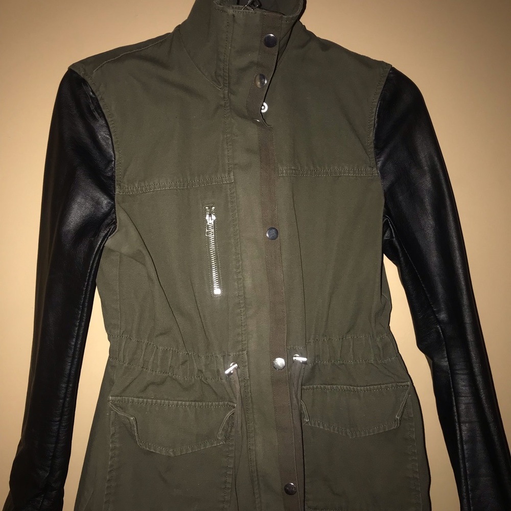 Olive Green Cargo Jacket with Leather Sleeves✨
